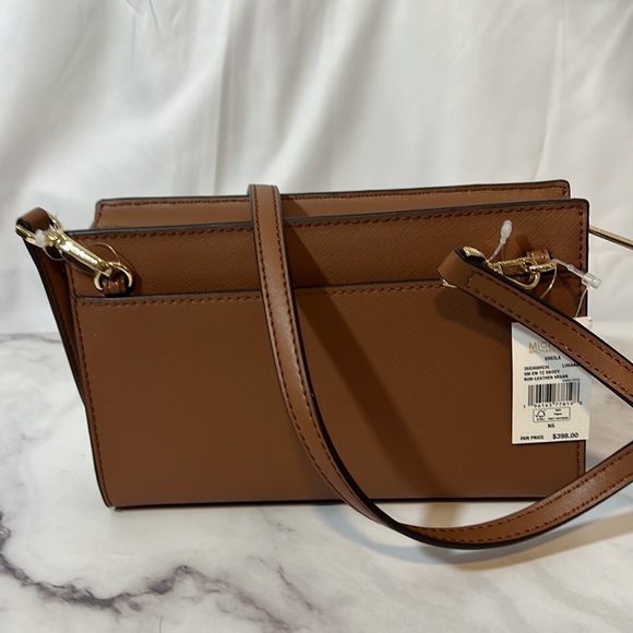 NWT Michael Kors Sheila Small Crossbody - Picture 2 of 6